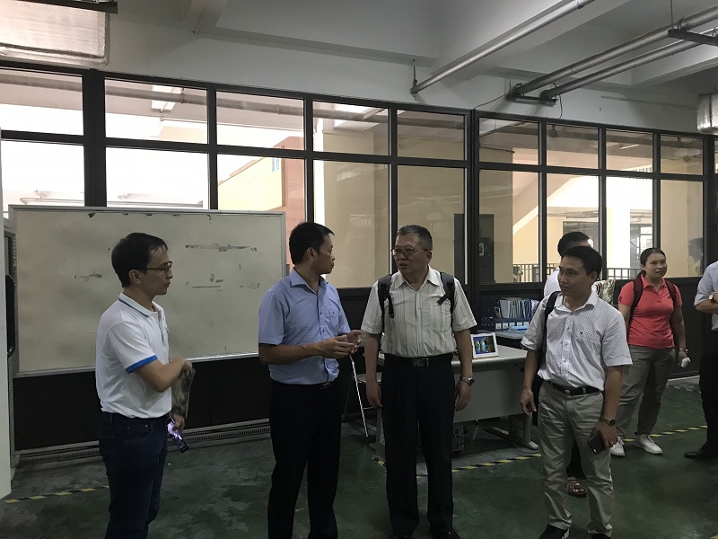 Làm việc với các Giáo sư trường Đại học Khoa học Công nghệ Nam Đài Loan
