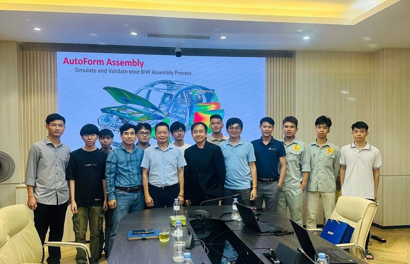 Tiếp đón và làm việc với đại diện AutoForm Asia Pacific Limited: Hợp tác và thúc đẩy ứng dụng phần mềm AutoForm trong đào tạo và nghiên cứu.