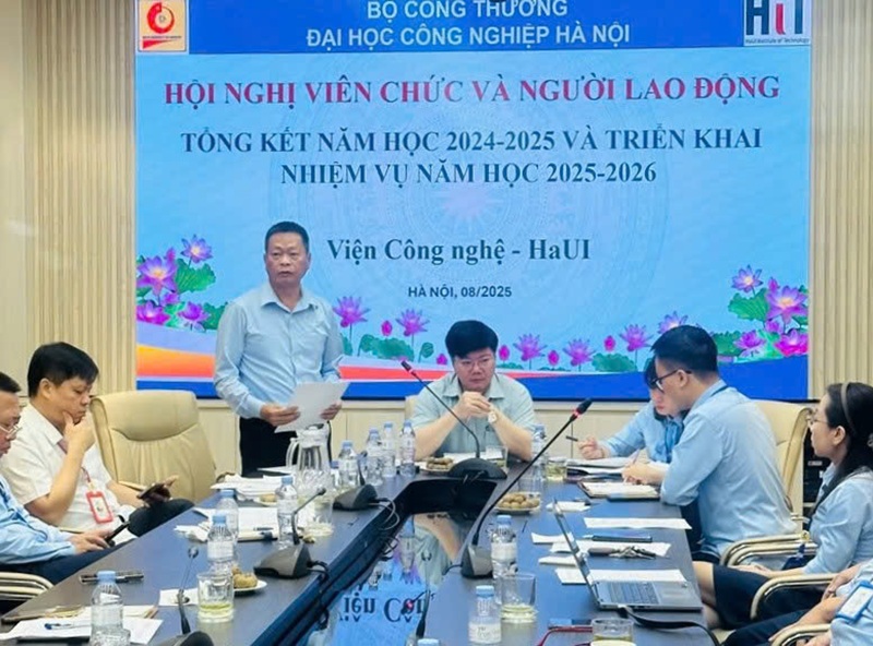 Viện Công nghệ - HaUI tổ chức Hội nghị viên chức, người lao động năm học 2024 – 2025
