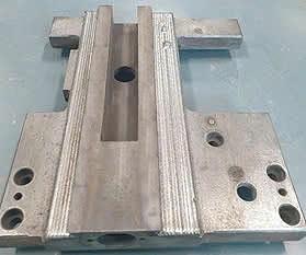 Nghiệm thu thành công đề tài cấp trường “Nghiên cứu công nghệ phun plasma chế tạo lớp phủ WC–Ni phục hồi chi tiết máy bị mòn”.