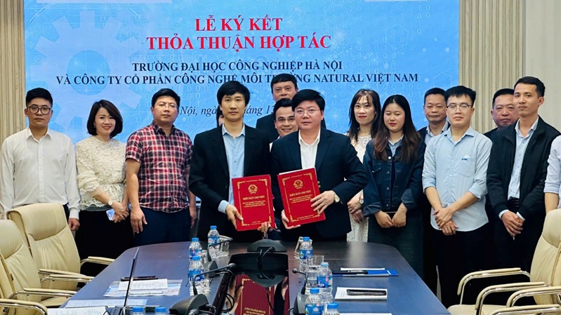 Trường Đại học Công nghiệp Hà Nội (Viện Công nghệ - HaUI) tiếp tục mở rộng mạng lưới đối tác chiến lược, ký kết MOU với Công ty Cổ phân Công nghệ Môi trường NATURAL Việt Nam, triển khai các giải pháp Công nghệ Môi trường.