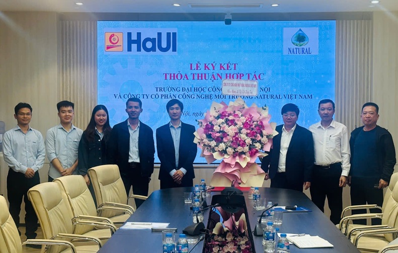 Trường Đại học Công nghiệp Hà Nội (Viện Công nghệ - HaUI) tiếp tục mở rộng mạng lưới đối tác chiến lược, ký kết MOU với Công ty Cổ phân Công nghệ Môi trường NATURAL Việt Nam, triển khai các giải pháp Công nghệ Môi trường.