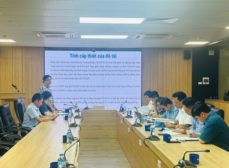 Nghiệm thu đề tài khoa học và công nghệ cấp Đại học: Bước tiến trong nghiên cứu chế tạo lớp phủ dụng cụ cắt dùng cho phay cao tốc