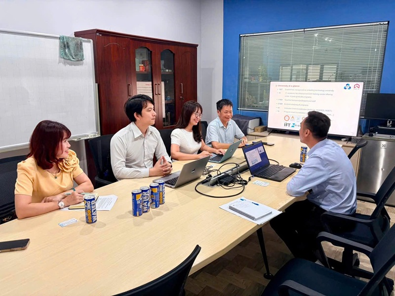 Hoàn thành chương trình khảo sát thực tế phục vụ nghiên cứu nhiệm vụ KH&CN về đổi mới sáng tạo tại một số cơ sở đào tạo thuộc Bộ Công Thương khu vực phía Nam