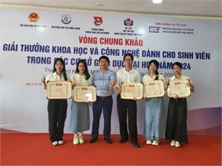 Vinh danh nhóm sinh viên nghiên cứu khoa học đạt giải Nhì Giải thưởng Khoa học và Công nghệ năm 2024 dành cho sinh viên nghiên cứu khoa học trên toàn quốc