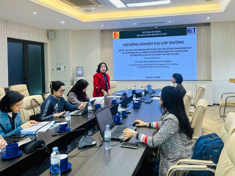 Nghiệm thu đề tài Khoa học và Công nghệ cấp Trường: Bước tiến mới trong chế tạo vật liệu xử lý nước thải dệt nhuộm bằng phương pháp điện hóa Plasma.